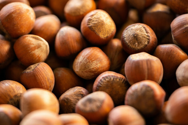 What are the benefits of hazelnut oil?